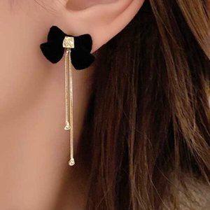 ✰ dangly black velvet bow earrings ✰